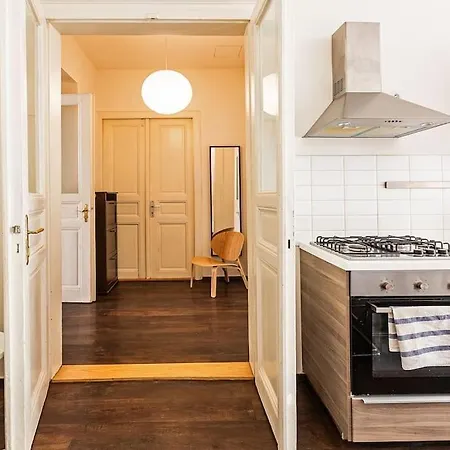 Unique Stylish - L3 * Praag