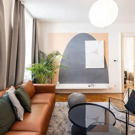 Unique Stylish - L3 Praga